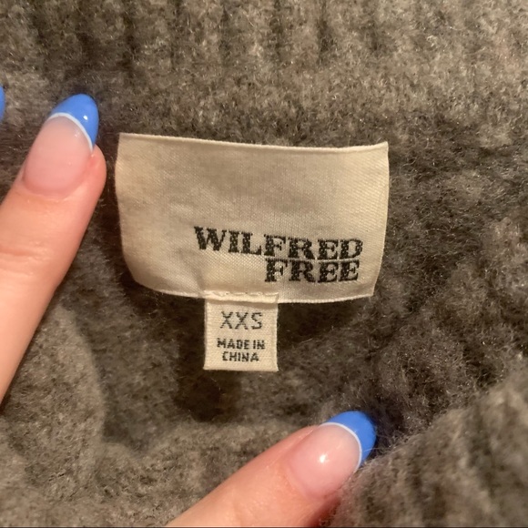Aritzia wool sweater - Picture 6 of 8